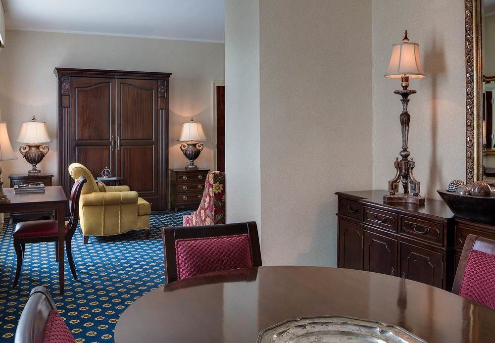 The Battle House Renaissance & Hotel Mobile